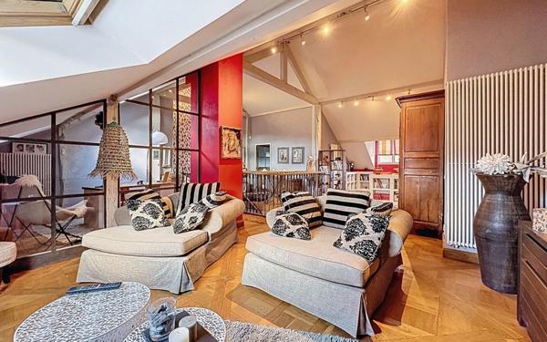 Maison à vendre    5 pièces • 214 m2 Cernex