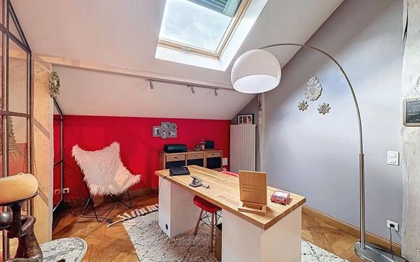 Maison à vendre    5 pièces • 214 m2 Cernex