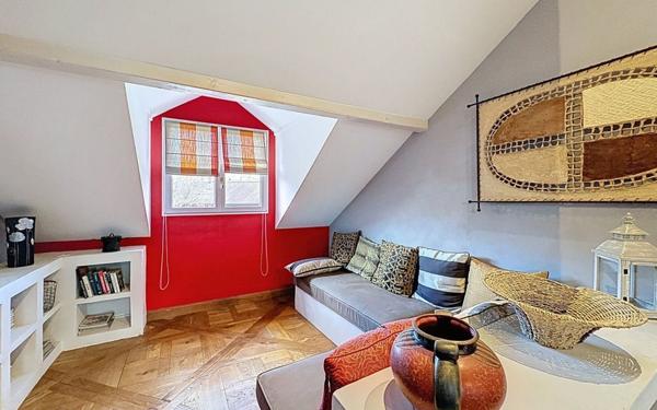 Maison à vendre    5 pièces • 214 m2 Cernex