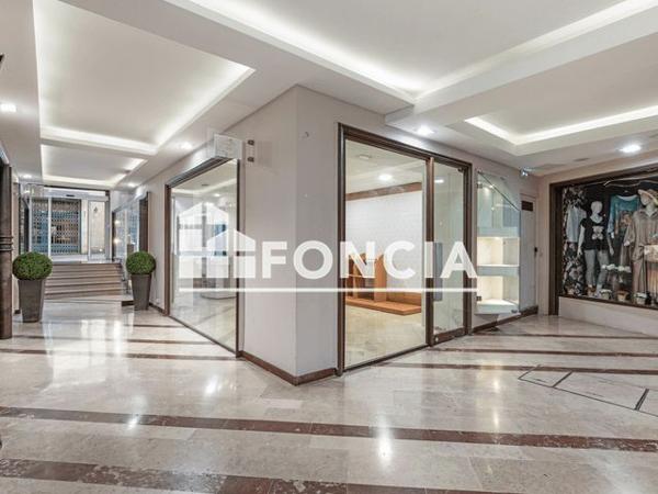 Location Local commercial 2 pièces 58 m² - Beziers 34500