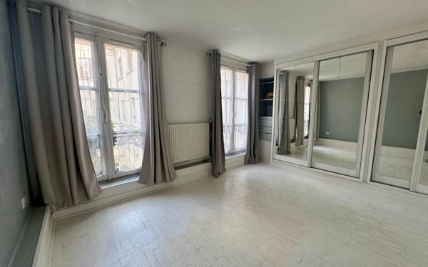 Appartement à vendre    2 pièces • 50,36 m2 Viroflay