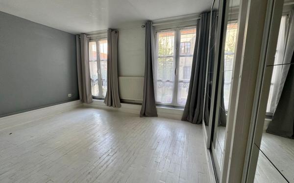 Appartement à vendre    2 pièces • 50,36 m2 Viroflay