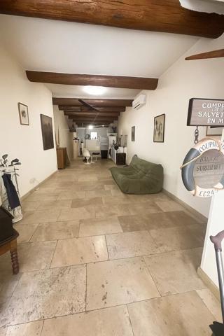 Appartement
         2 pièces
        - 58 m² 162 500 € *