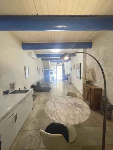 Appartement
         2 pièces
        - 58 m² 162 500 € *