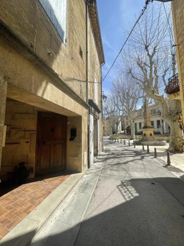 Appartement
         2 pièces
        - 58 m² 162 500 € *