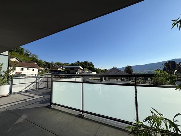 Magnifique appartement récent en dernier étage avec terrasse et vue dégagée en plein coeur de Voglans