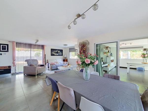 INZINZAC- LOCHRIST : Maison contemporaine de 2007 avec jardin, suite parentale et géothermie