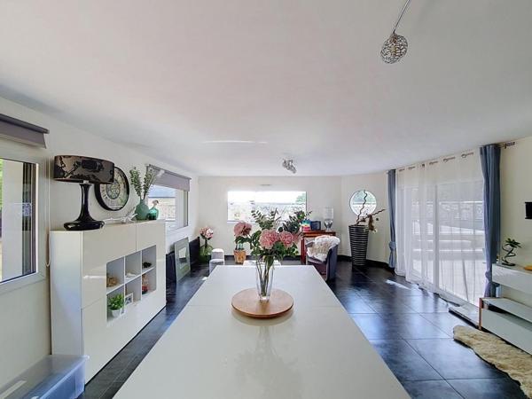 INZINZAC- LOCHRIST : Maison contemporaine de 2007 avec jardin, suite parentale et géothermie
