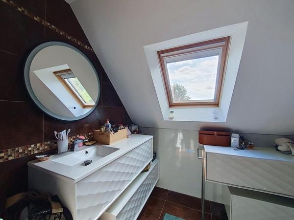 INZINZAC- LOCHRIST : Maison contemporaine de 2007 avec jardin, suite parentale et géothermie