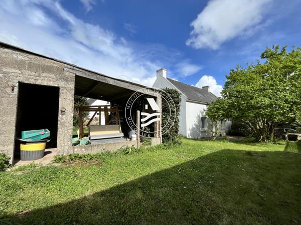 MOCQUARD Immobilier vous présente en exclusivité, cette charmante maison en pierres, située en coeur de bourg.
