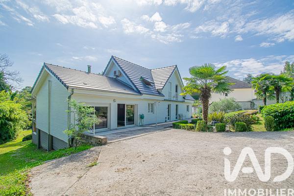 Maison à vendre 10 pièces 233 m² Ussac