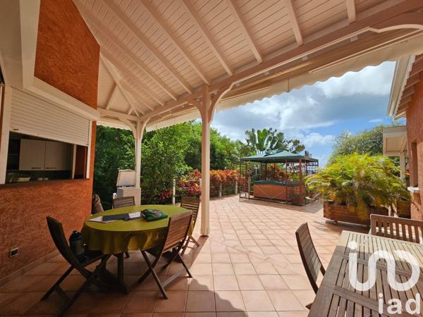 Maison traditionnelle 3 pièces de 87 m² à Sainte-Anne (97180)