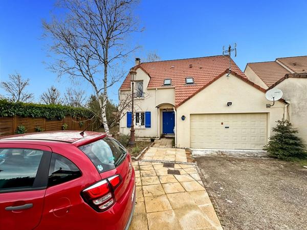 MAISON INDIVIDUELLE 4 CHAMBRES / À DEUX PAS DE LA GARE DE CESSON & DES ÉCOLES