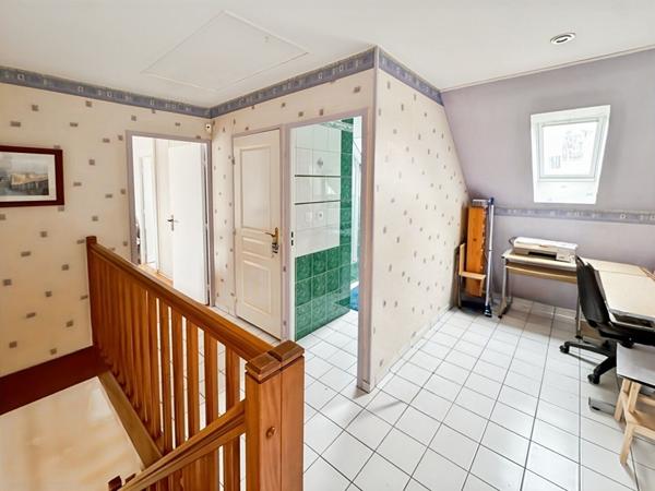 MAISON INDIVIDUELLE 4 CHAMBRES / À DEUX PAS DE LA GARE DE CESSON & DES ÉCOLES