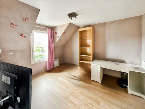 MAISON INDIVIDUELLE 4 CHAMBRES / À DEUX PAS DE LA GARE DE CESSON & DES ÉCOLES