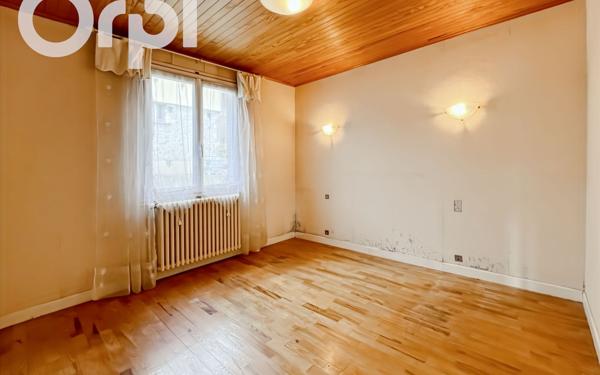 Maison à vendre    6 pièces •  Labégude