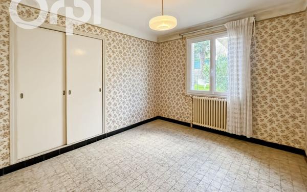 Maison à vendre    6 pièces •  Labégude