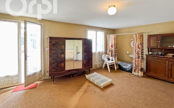 Maison à vendre    6 pièces •  Labégude