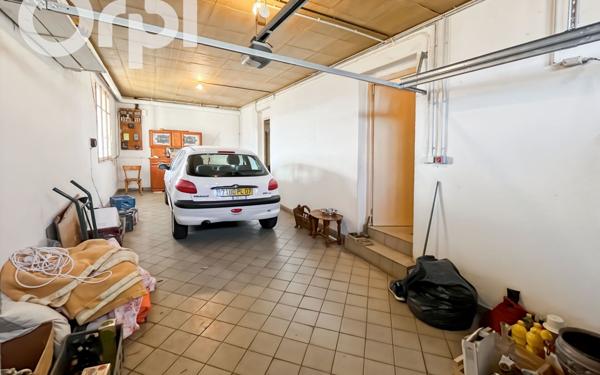 Maison à vendre    6 pièces •  Labégude