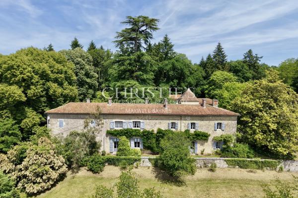 Magnifique Logis du 18ème siècle près d’Angoulême