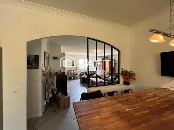 Maison de plain-pied de 123m2 sur un terrain de 2221m2 constructible