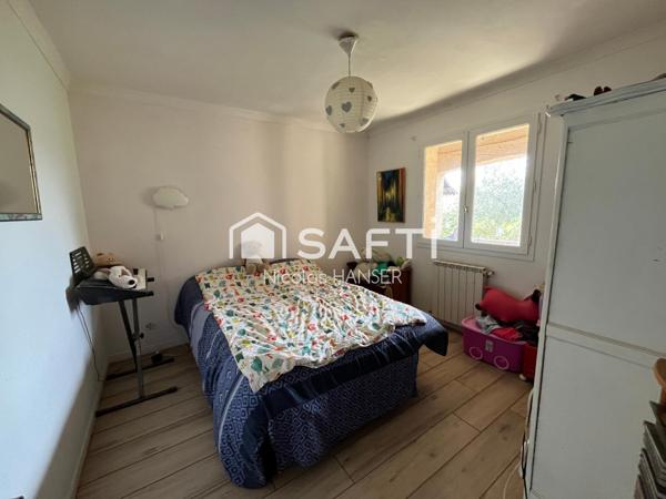 Maison de plain-pied de 123m2 sur un terrain de 2221m2 constructible