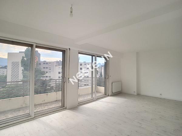 A LOUER - Bel appartement lumineux Secteur Alliés Gendarmerie, 3 chambres