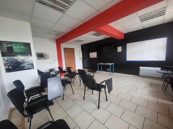 Bureaux 56m² – Montreuil juigne