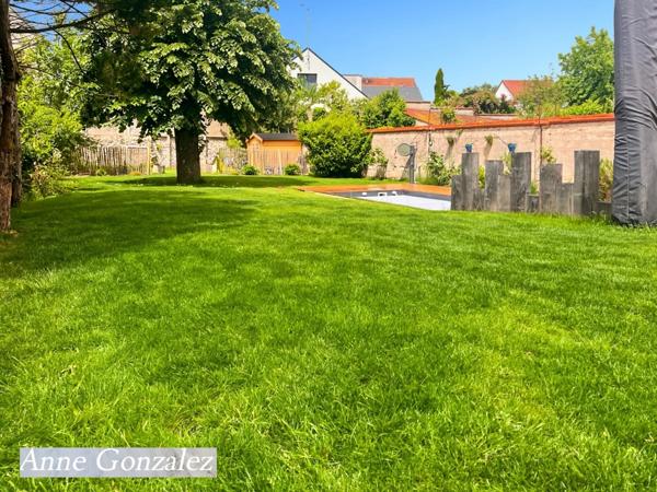 A vendre quartier Dauphine, superbe Maison Bourgeoise cinq chambres, jardin clos et arboré de 570m2 avec piscine récente