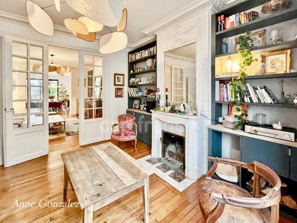 A vendre quartier Dauphine, superbe Maison Bourgeoise cinq chambres, jardin clos et arboré de 570m2 avec piscine récente