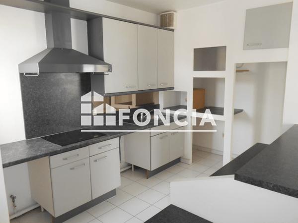 Location Appartement 3 pièces 62.42 m² - 18 RUE DES NOUVELLES ARENES Beziers 34500