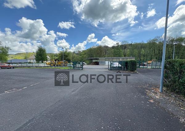 Achat bureau Riom-ès-Montagnes - 580 m² - 256 800 €