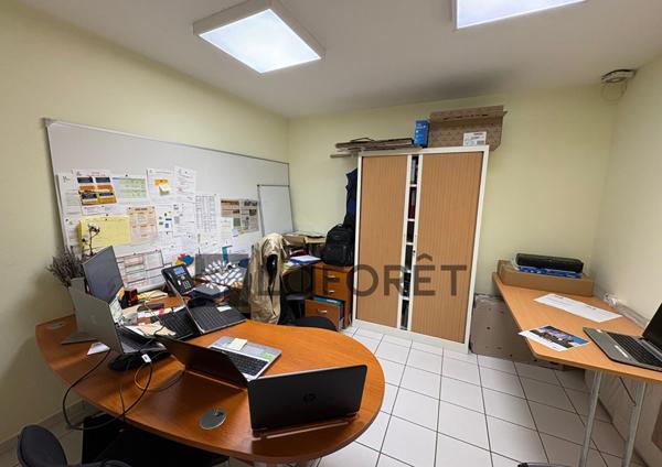 Achat bureau Riom-ès-Montagnes - 580 m² - 256 800 €