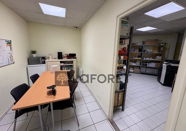 Achat bureau Riom-ès-Montagnes - 580 m² - 256 800 €