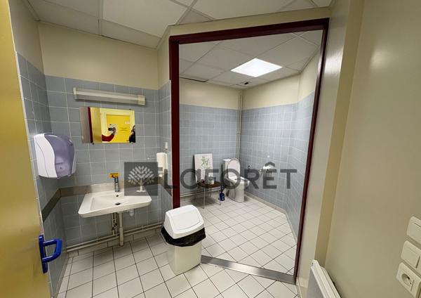 Achat bureau Riom-ès-Montagnes - 580 m² - 256 800 €