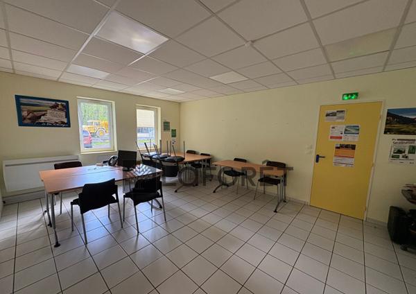 Achat bureau Riom-ès-Montagnes - 580 m² - 256 800 €
