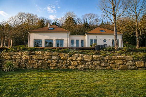 Maison Evecquemont 9 pièce(s) 320 m2 895 000 € **  - Référence  1784