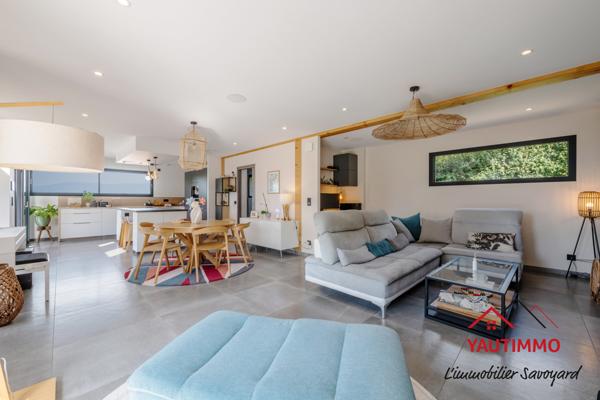 Cranves-Sales (74380) Maison avec piscine, studio et vue, à 10 min de la frontière suisse – Cranves-Sales