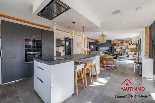 Cranves-Sales (74380) Maison avec piscine, studio et vue, à 10 min de la frontière suisse – Cranves-Sales