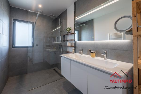 Cranves-Sales (74380) Maison avec piscine, studio et vue, à 10 min de la frontière suisse – Cranves-Sales