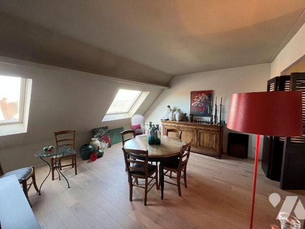 Dunkerque centre ville à proximité de toutes les commodités, superbe appartement en duplex dans...