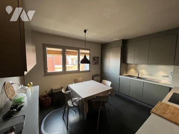 Dunkerque centre ville à proximité de toutes les commodités, superbe appartement en duplex dans...