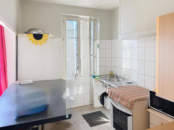 T2 LOUÉ POUR INVESTISSEMENT LOCATIF BD ROMIEU PROX JOLIETTE & TRAM NORD