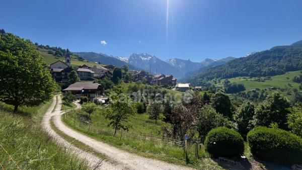 A vendre : Appartement 2 pièces de 36m2 avec balcon et cave dans un cadre d'exception en plein coeur de MANIGOD (74) - Vue montagnes