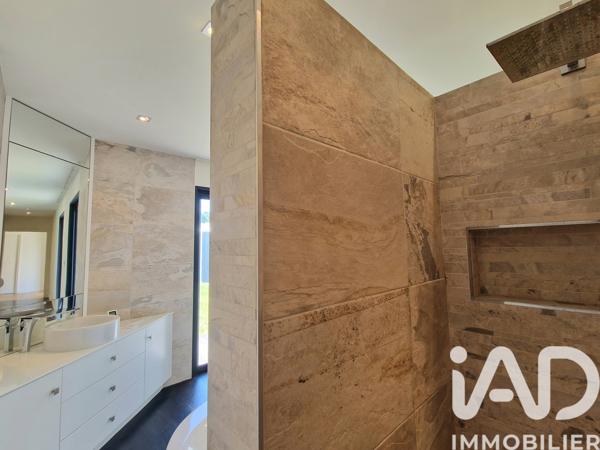 Maison à vendre 5 pièces 158 m² Saint-Hilaire-de-Riez