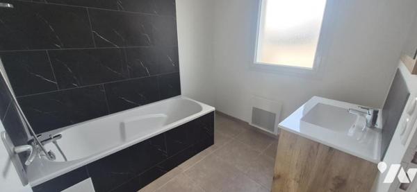 MAISON RECENTE - VIE DE PLAIN PIED - 4 CH