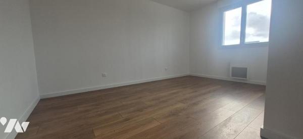 MAISON RECENTE - VIE DE PLAIN PIED - 4 CH