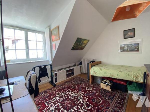 Centre-ville / Saint-Marc - Une spacieuse maison familiale au coeur de Brest, offrant un potent...