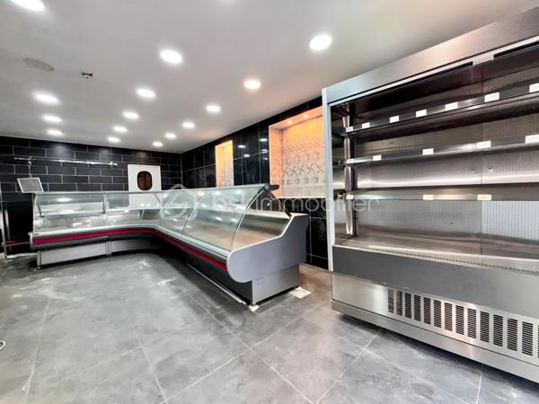 Local d activites de 110 m²