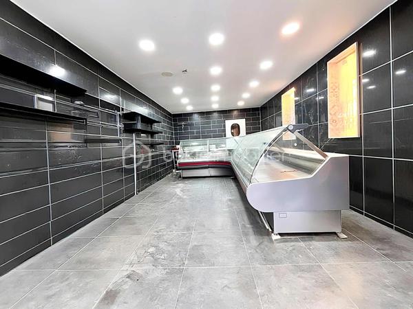 Local d activites de 110 m²